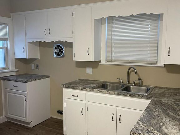 3rd image of 2653 Merrimac Blvd