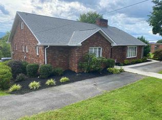 403 6th St, Newport, TN 37821