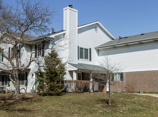 7965 Knottingham Cir APT B, Darien, IL 60561