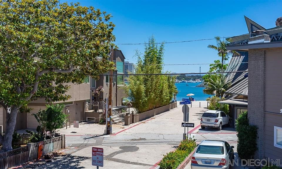 1st image of 825-827 San Luis Rey Pl