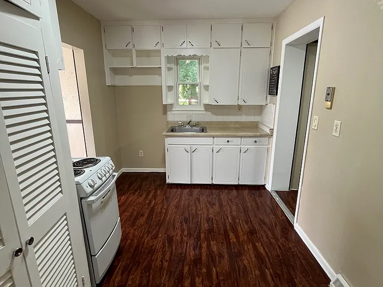 31709 Grove St — Photo 6