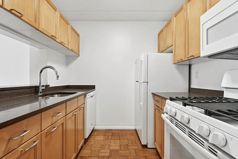 345 East 64th Street — Photo 2