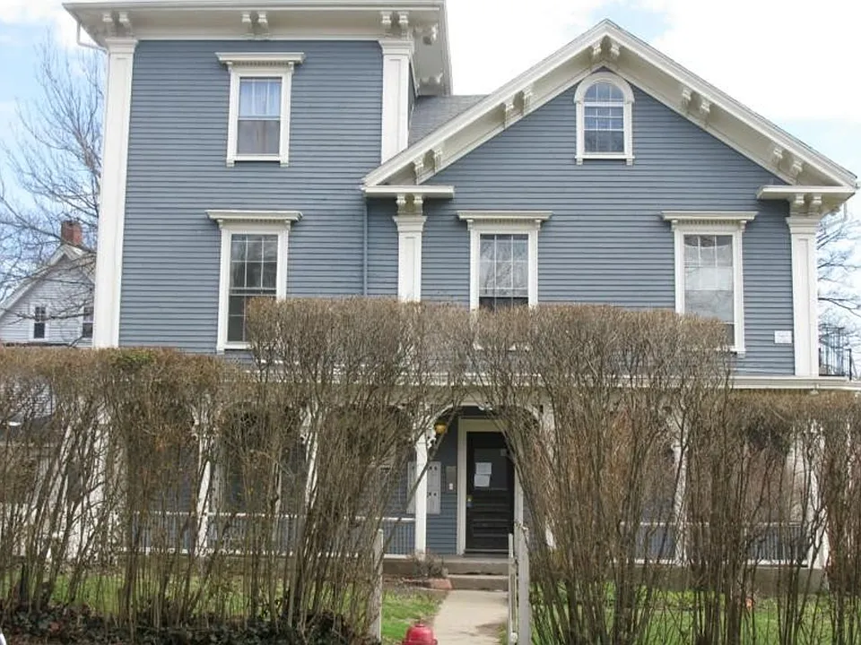 45 Laurel St