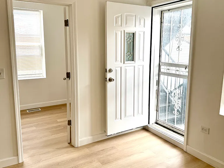 937 W 33rd Pl #2F — Photo 8