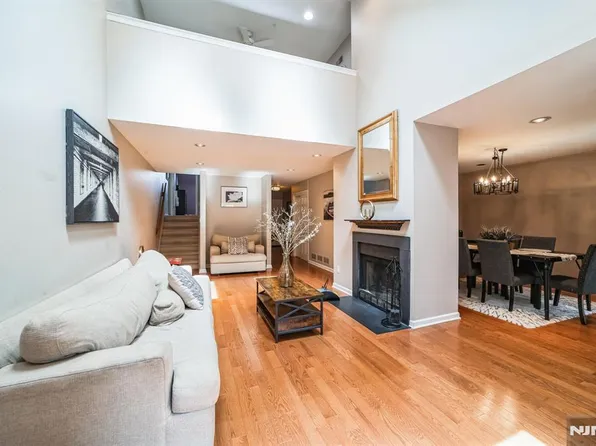 17 Davey Dr #44, West Orange, NJ 07052