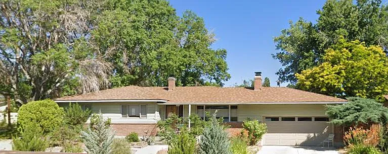 665 Rosewood Dr photo 1