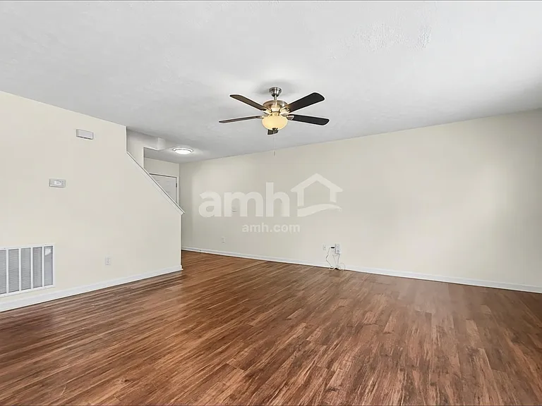 7694 Hillsdowne Cir — Photo 6
