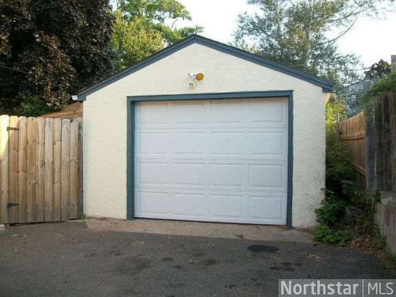 3rd image of 2241 Fremont Ave