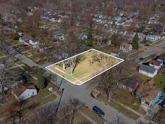 3rd image of 24300 McDonald St