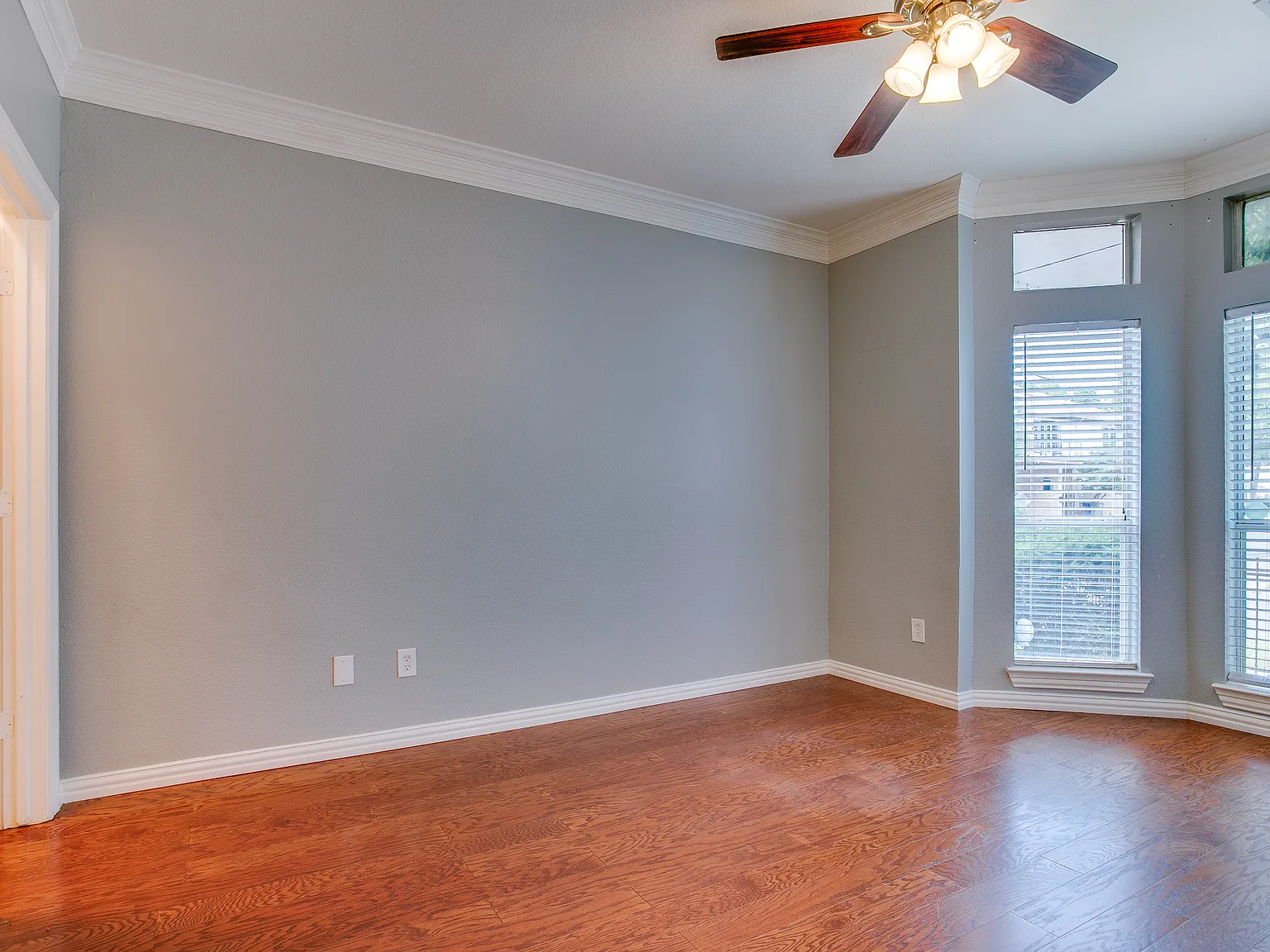 3 bed, 3.5 bath, 2530 sqft, $3,650 — Photo 4