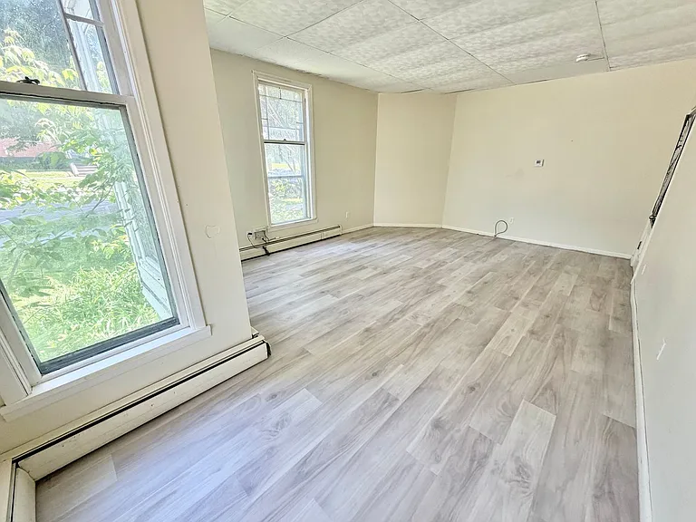 203 Maple St — Photo 13
