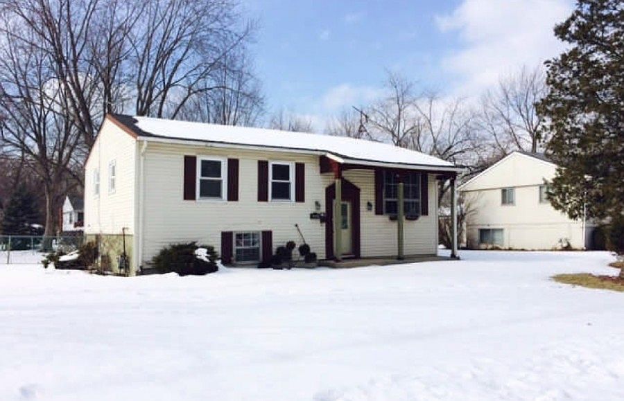 1st image of 34 N Oak Ln