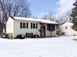 34 N Oak Ln, Glenwood, IL
