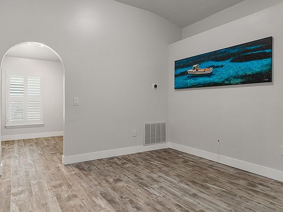 5th image of 1223 White Oak Cir