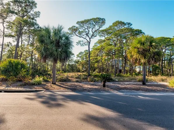 51 Hernando St #O, Dauphin Island, AL 36528