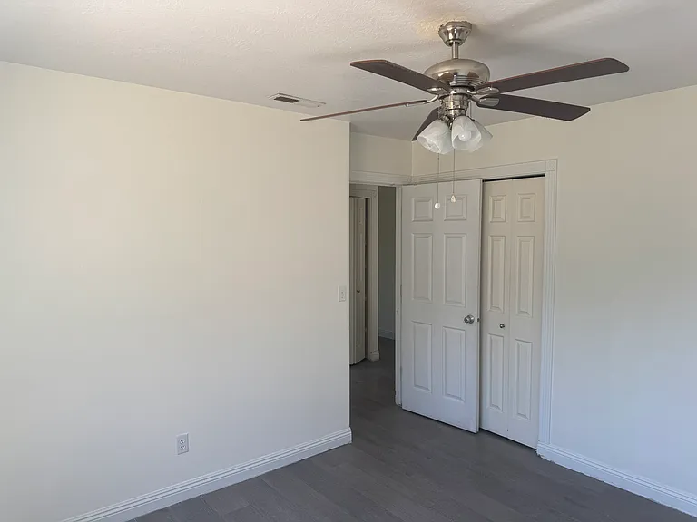 177 W 625 N — Photo 21