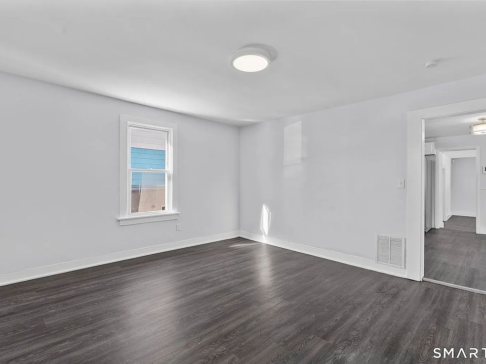 1st image of 59 Pine St Floor 1