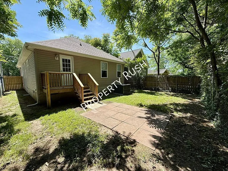 709 N Holly St — Photo 25