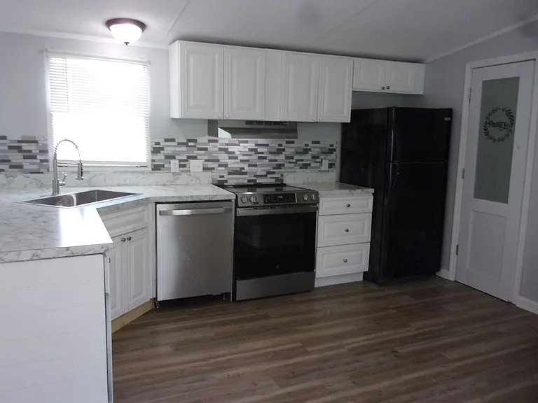 314 Clayton Ave — Photo 5