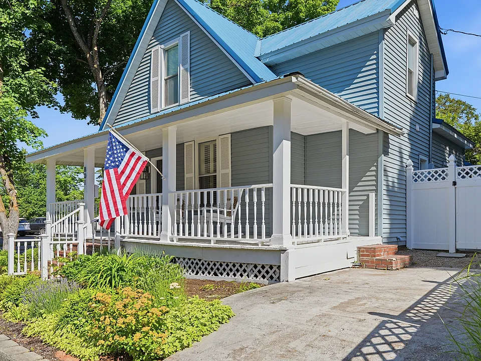 801 E Bancroft Ave