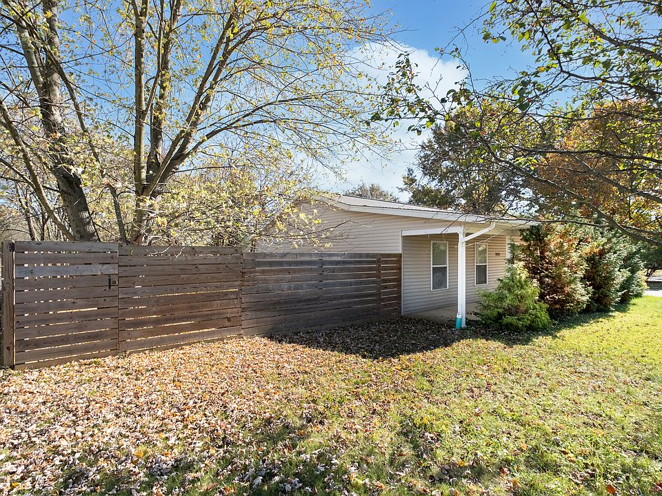 1st image of 2025 S Bernard Dr