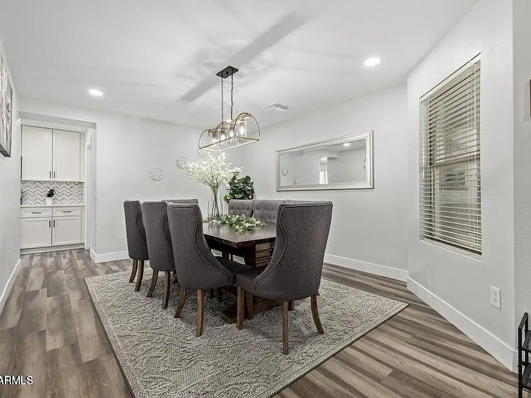 10617 W Daley Ln — Photo 6
