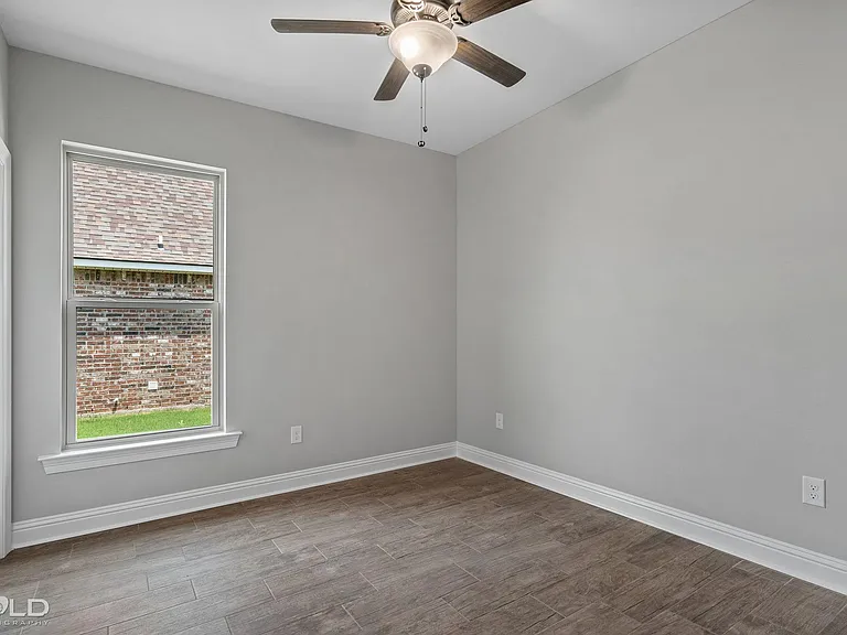 114 Saint Edmunds Way — Photo 11
