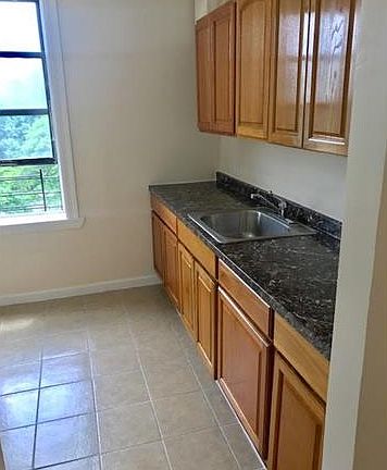 4th image of 803 E 182nd St #8E