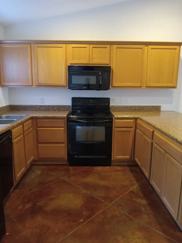 2 bed, 1100 sqft, $1,100 — Photo 3