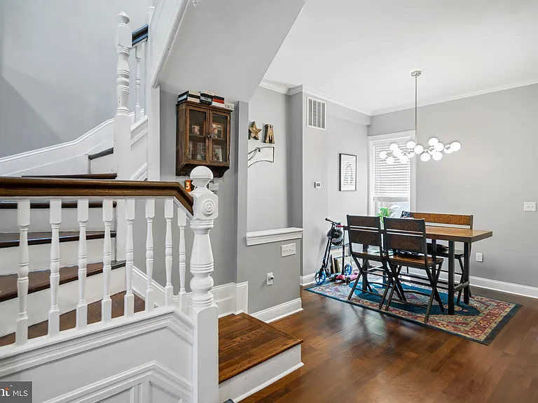 108 N Lakewood Ave — Photo 5