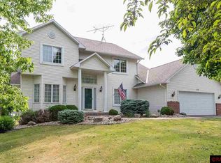 112 E Bay Dr, Madison Lake, MN 56063