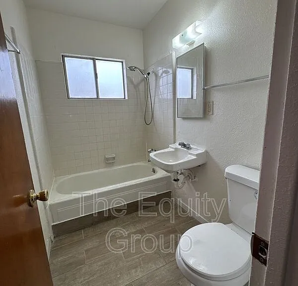560 S Richmond Ave #5 — Photo 10