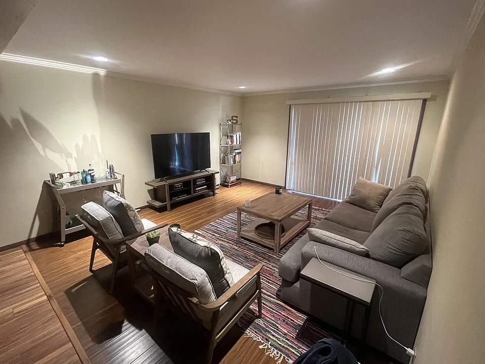 5460 White Oak Ave #K101
