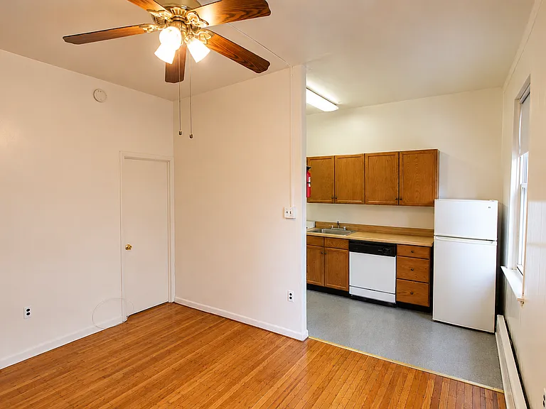 1951 Locust St #2A — Photo 2