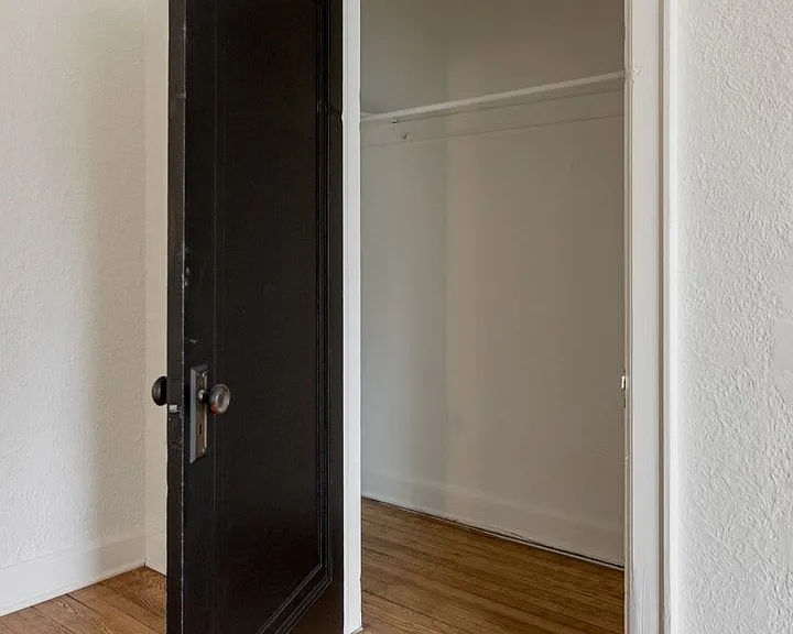 Glynn Court Apartments — Photo 10