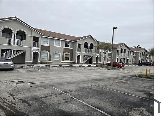 1st image of 2755 SE 16th Ave Unit 103