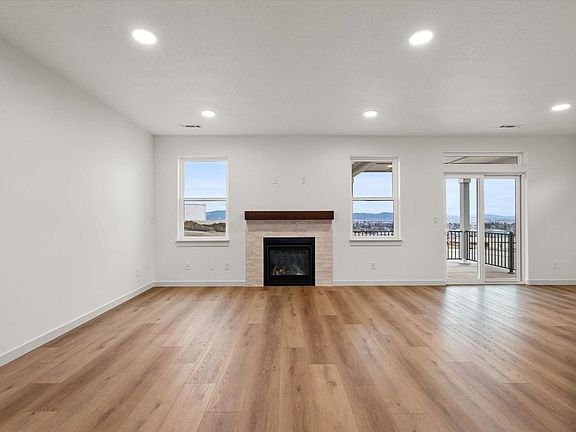 5th image of 18121 E 18th Ave #2/1