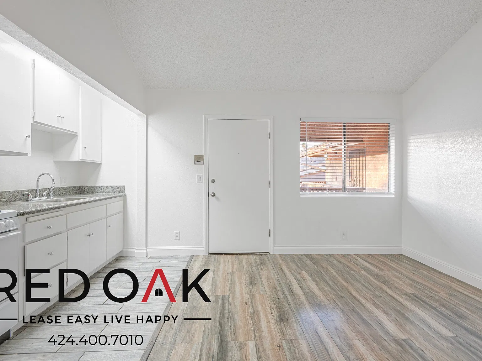 1542 Orizaba Ave — Photo 1