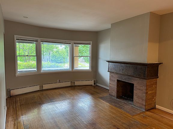 3rd image of 723 Amherst St #1
