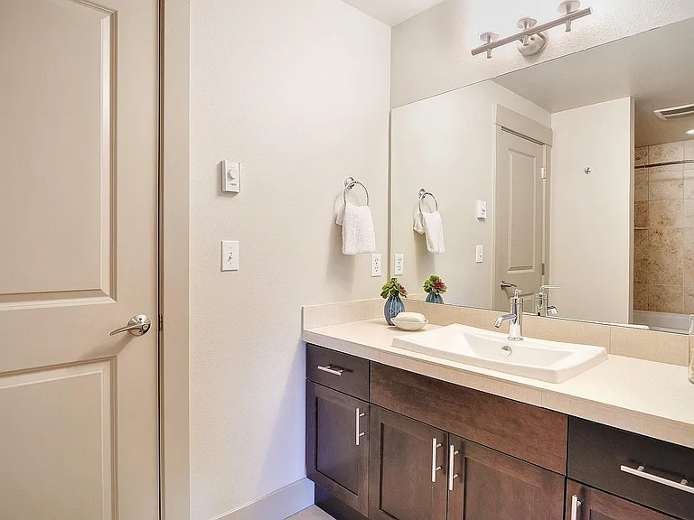 4504 Fremont Ave N #B — Photo 20