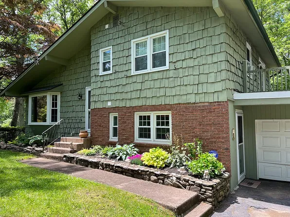 6 Dean Dr, Bolton, CT 06043