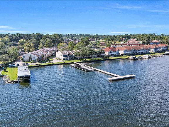 2nd image of 30 Regency Point