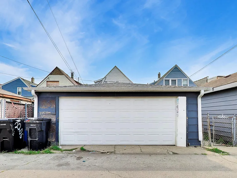 2206 N Kostner Ave #B — Photo 25