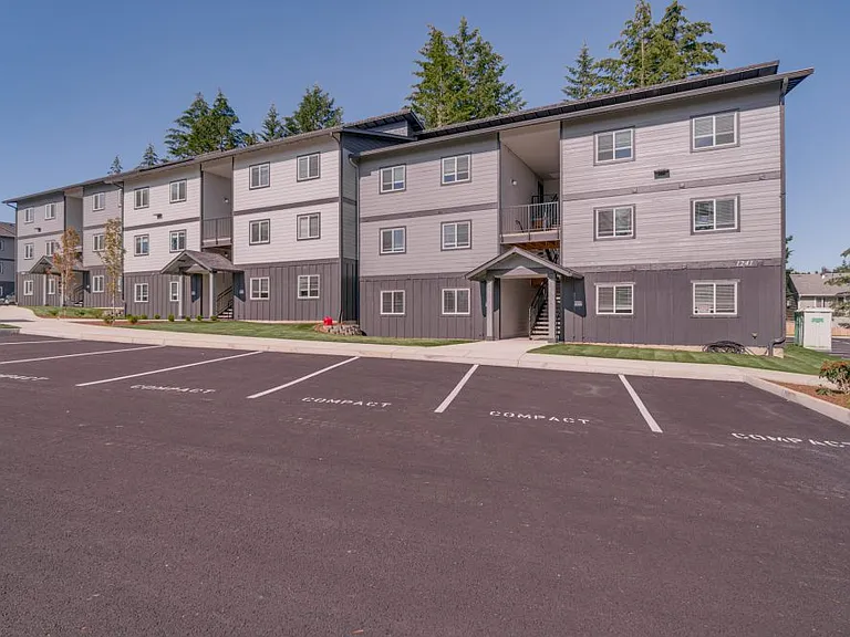 Riverbend Apartments — Photo 7