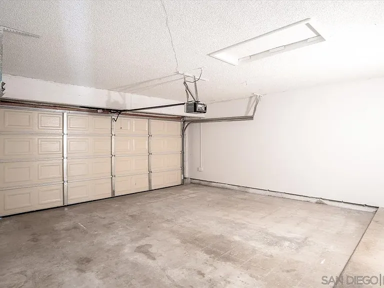1507 Lower Lake Ct — Photo 18