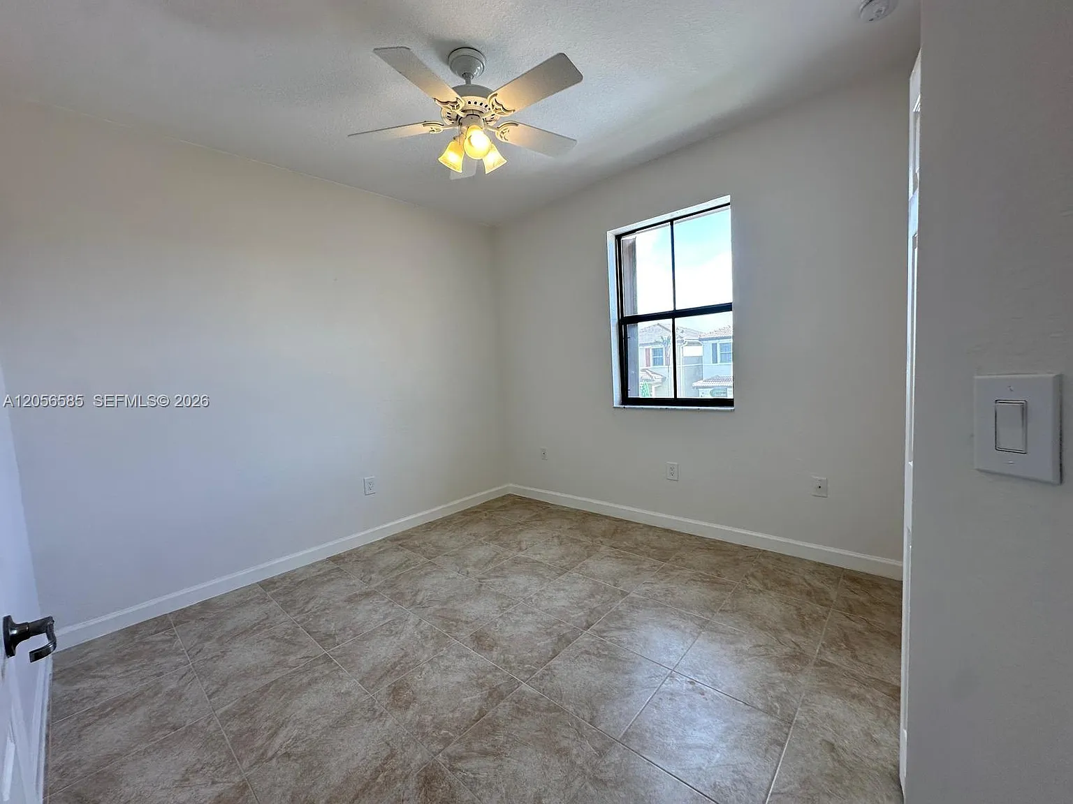 3 bed, 1658 sqft, $3,100 — Photo 2