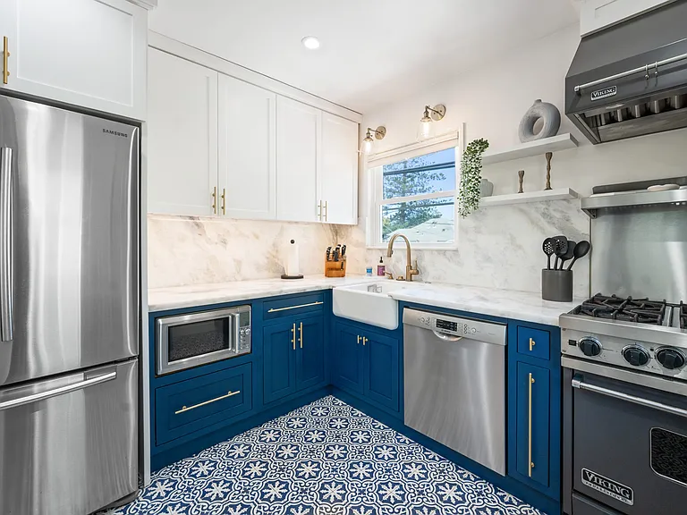 3717 Riviera Dr — Photo 11