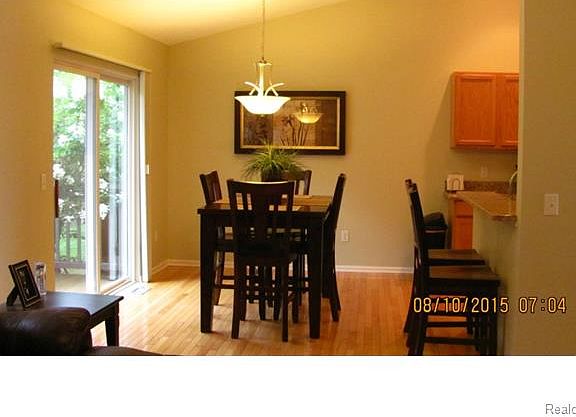 5th image of 3182 Brookside Dr #1
