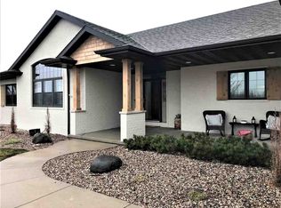 3400 W Warner Estates Dr, Appleton, WI 54913