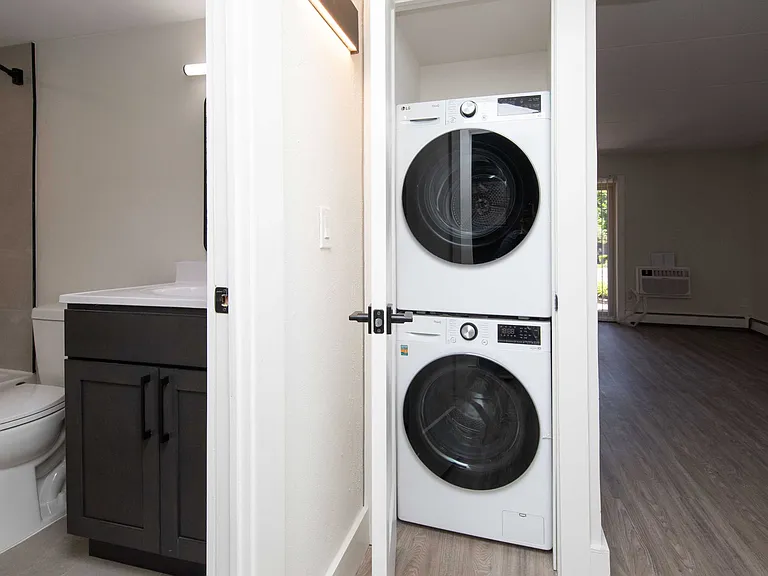 Golf Club Apartments — Photo 11